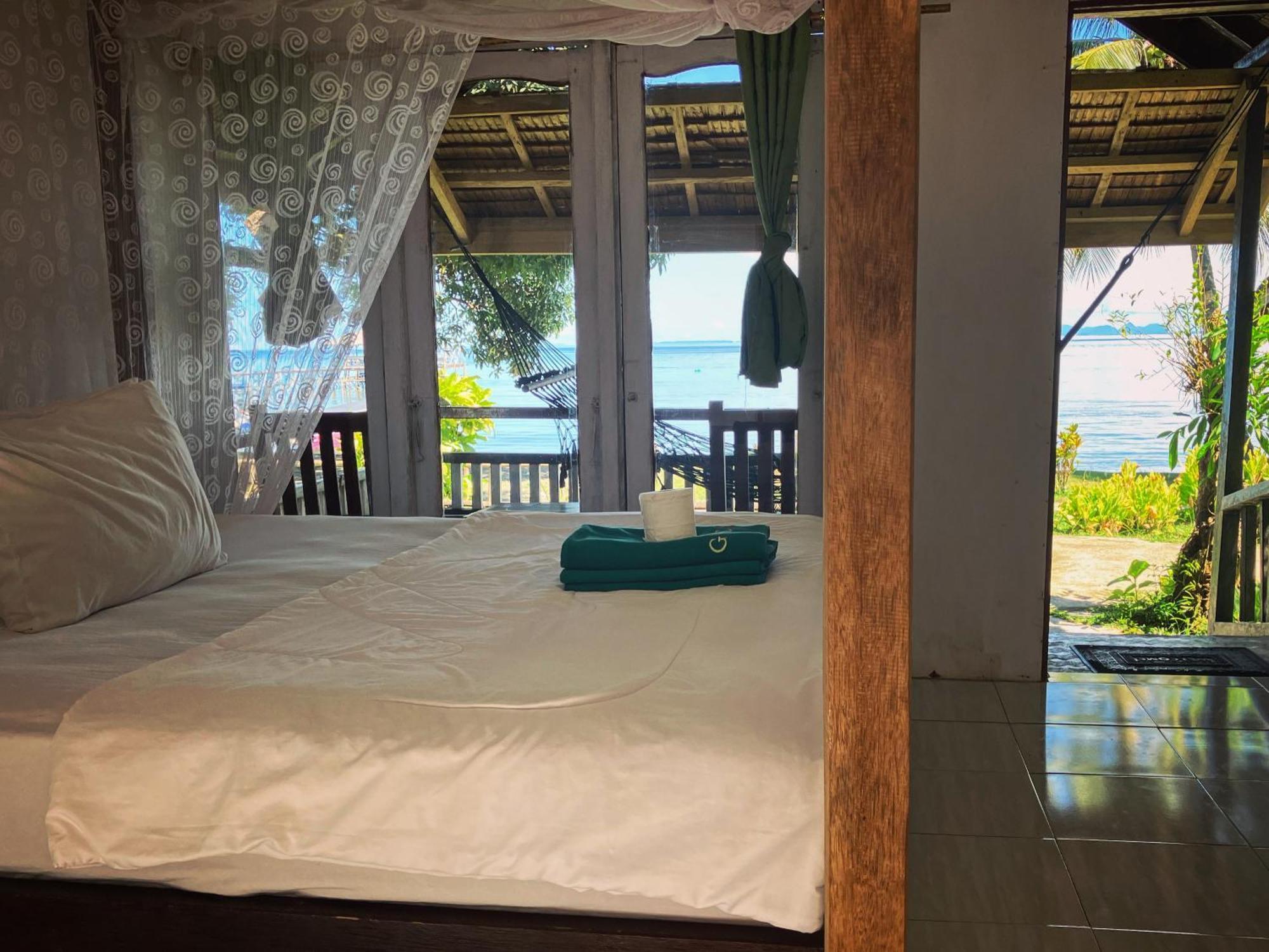 Pristine Paradise Dive Resort - Togean Islands, Una Una Pulau Unauna 외부 사진